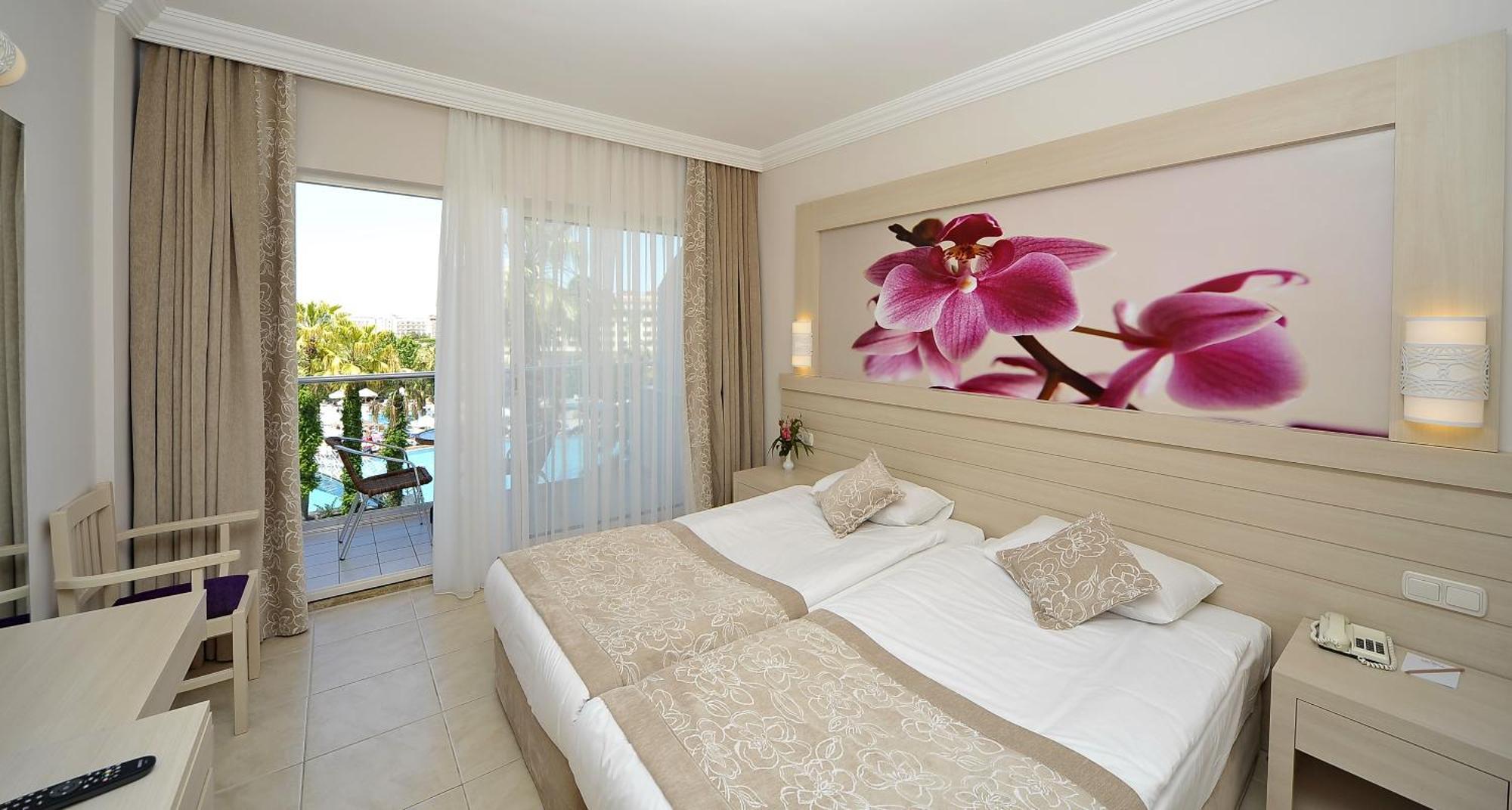 Seaden Corolla Hotel Side Luaran gambar